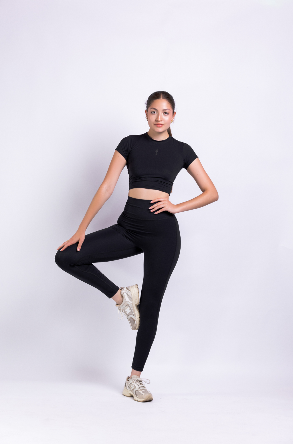 SET ESSENCE – Axis Legging + Rise Top | Movimiento consciente y soporte esencial