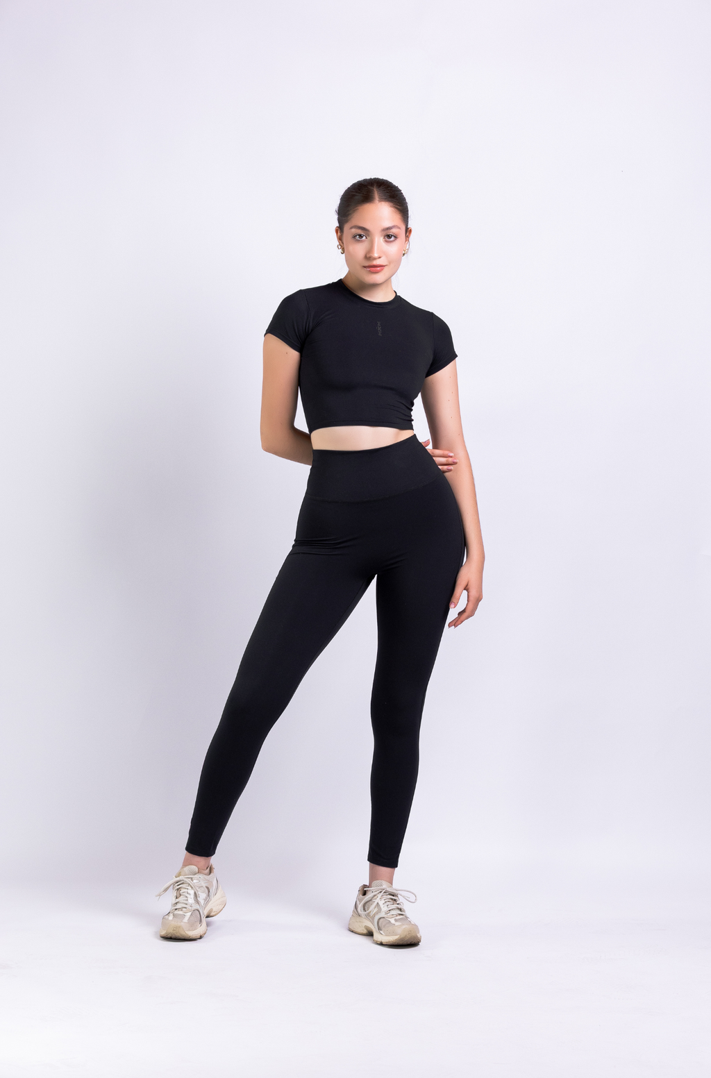 SET ESSENCE – Axis Legging + Rise Top | Movimiento consciente y soporte esencial