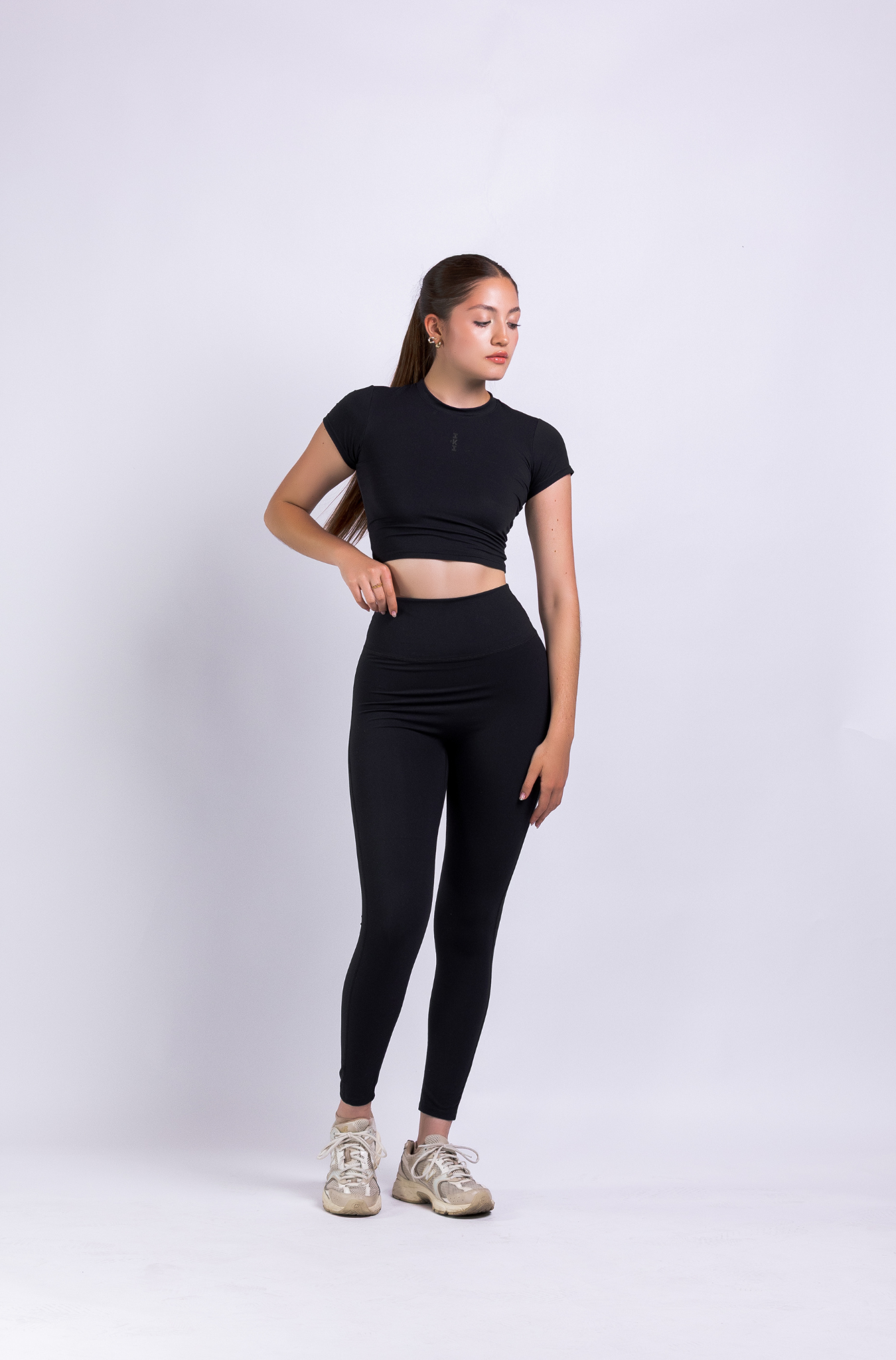 RISE TOP – Crop top deportivo athleisure con tecnología LYCRA®
