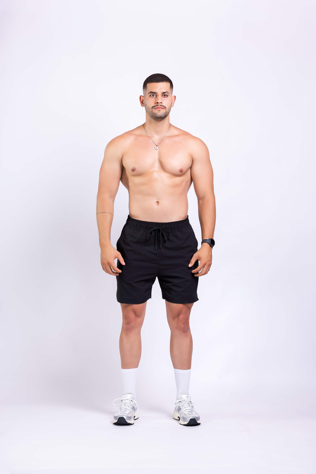 LEGACY SHORT - Pantaloneta deportiva athleisure para hombre.